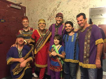 Azadoota in Chicago